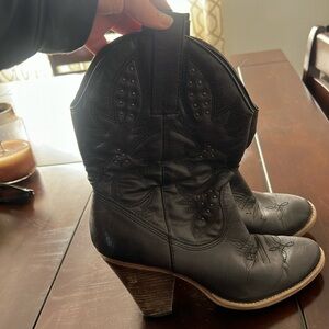 Cowgirl boots with heel